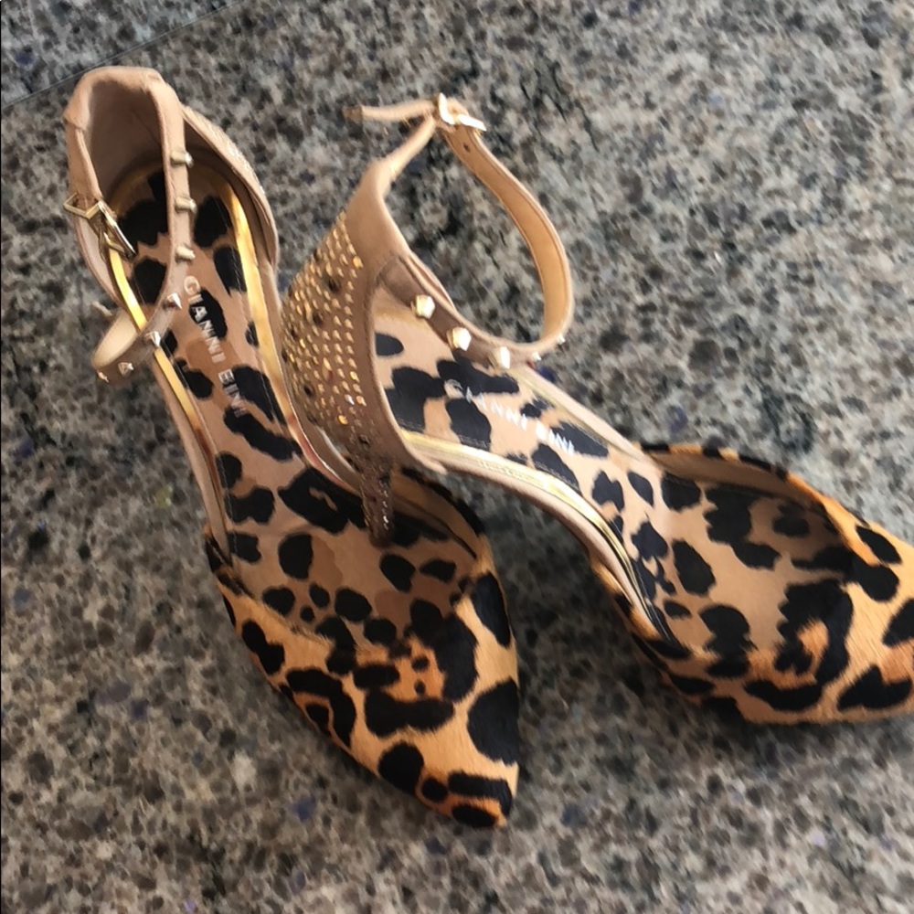 Pony hair and spikes heels